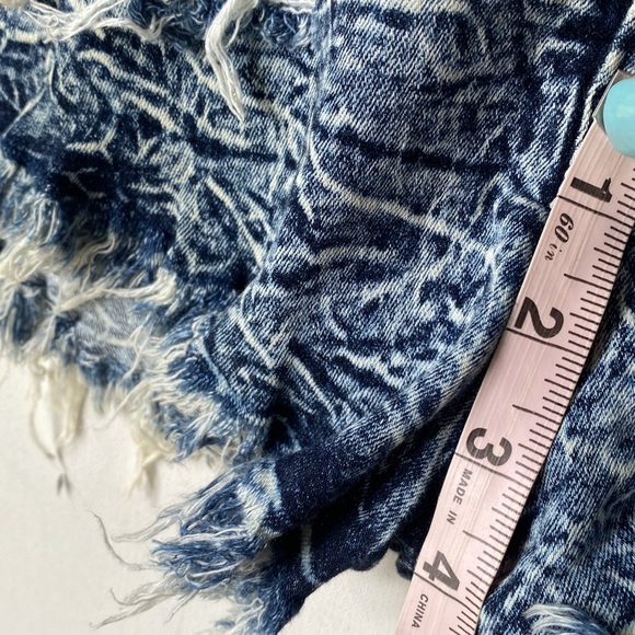 Aphrodite Acid Wash High Rise Blue Cutoff Shorts, Size M - Picture 7 of 11